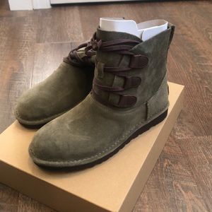 Army green lace up Uggs - never worn